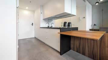 Fridge, microwave, stovetop