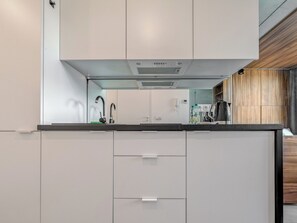 Fridge, microwave, stovetop - Legnicka Homely Studio (Wrocław)