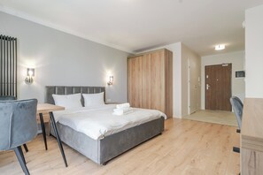 Iron/ironing board, WiFi, bed sheets - Business Deluxe Studio 38 (Katowice)