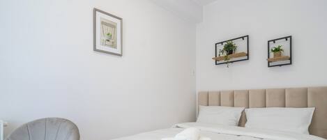 Bügeleisen/Bügelbrett, WLAN, Bettwäsche