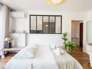 1 chambre, fer et planche à repasser, Wi-Fi, literie fournie