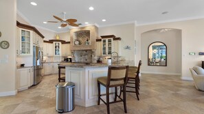 Fridge, microwave, oven, stovetop - Luxurious Coastal Escape: Spacious Comfort Awaits (Marco Island)