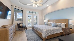 4 bedrooms, free WiFi, bed sheets - Luxurious Coastal Escape: Spacious Comfort Awaits (Marco Island)