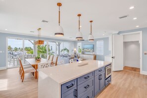Interior - Emerald Tides - Luxury Oceanfront Home with Private Pool, 30' Dock (Marathon)