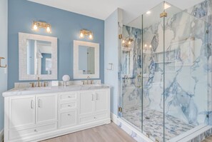 Shower, hair dryer, towels