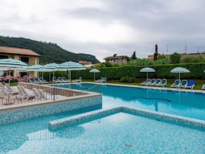 Pool - Beautiful apartment for 5 people with WIFI, A/C, pool, TV and patio (Garda)