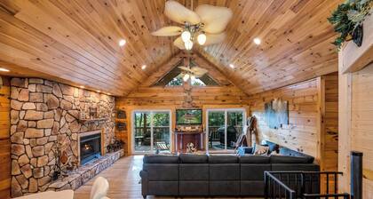 Mountain Views - Firepit - Gas Fireplace - WIFI