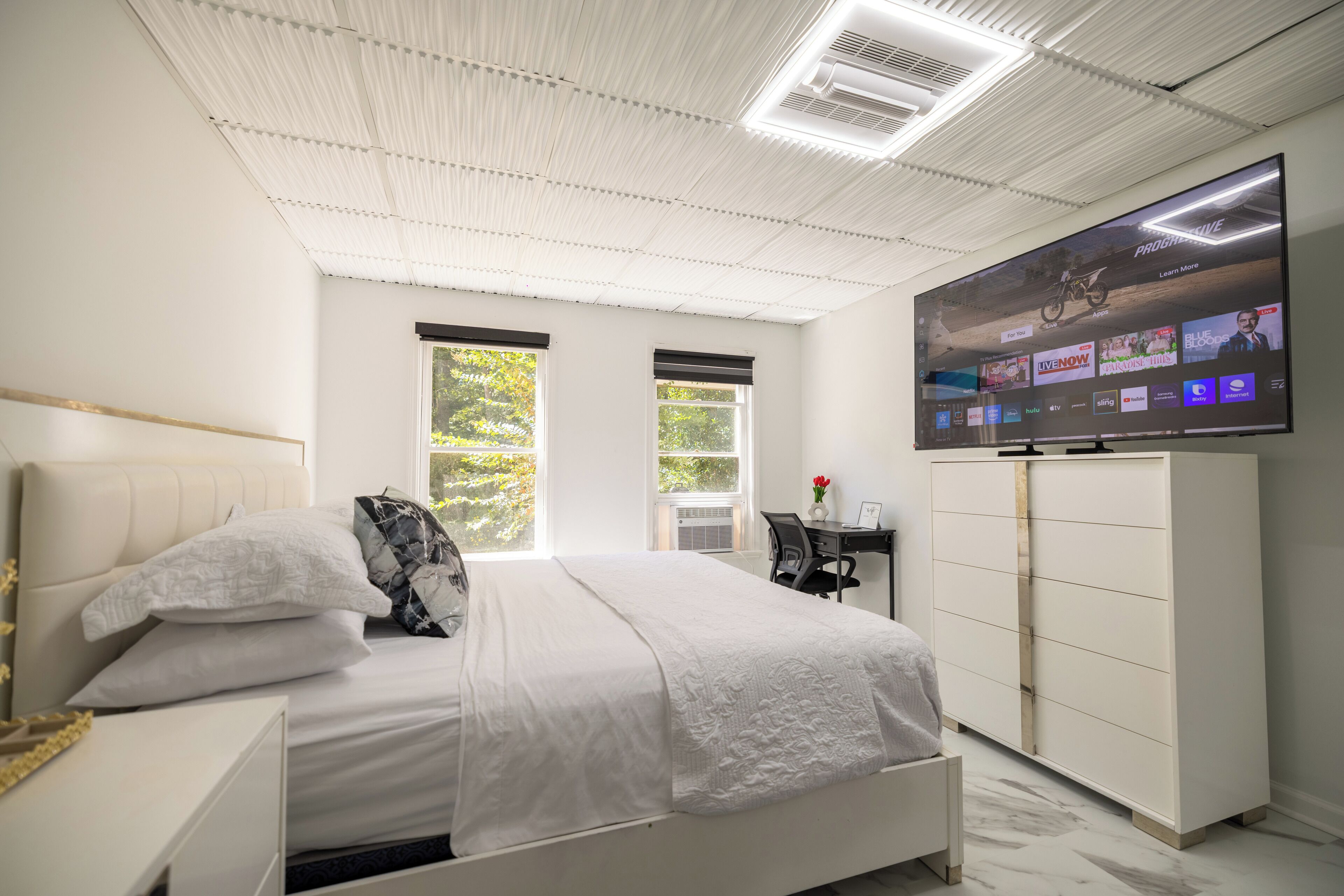 2 عدّة غرف نوم ومكواة/لوح كي وسرير سفر وواي فاي مجانًا