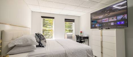 2 bedrooms, iron/ironing board, travel cot, free WiFi