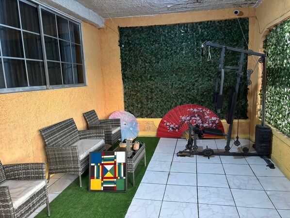 Interior - 2-bedroom apartment in delightful Kingston with AC, fitness room (Kingston)