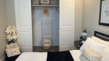 2 bedrooms, iron/ironing board, free WiFi, bed sheets