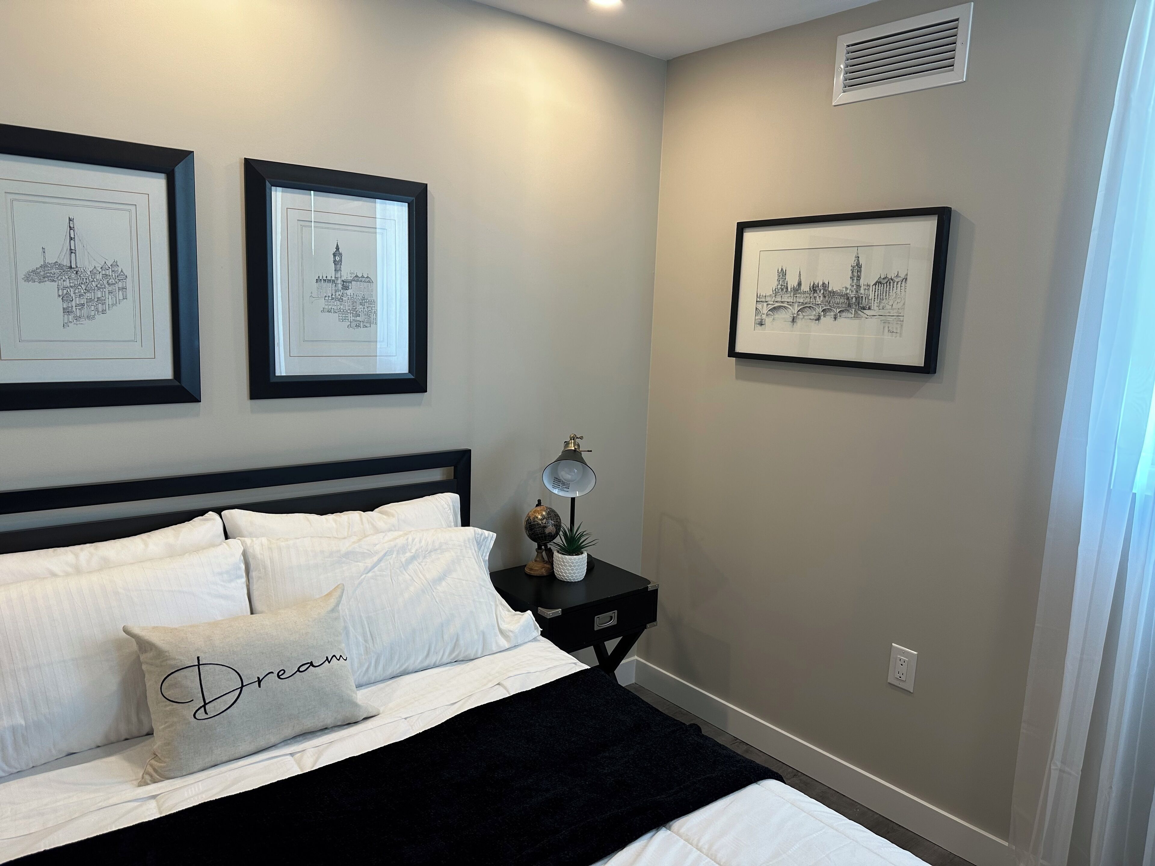 2 chambres, fer et planche à repasser, Wi-Fi gratuit, draps fournis