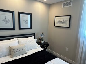 2 slaapkamers, een strijkplank/strijkijzer, gratis wifi, beddengoed