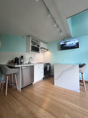 Microwave, oven, stovetop, dishwasher