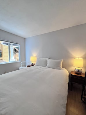 1 bedroom, internet, bed sheets