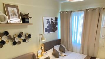 Iron/ironing board, WiFi, bed sheets, wheelchair access