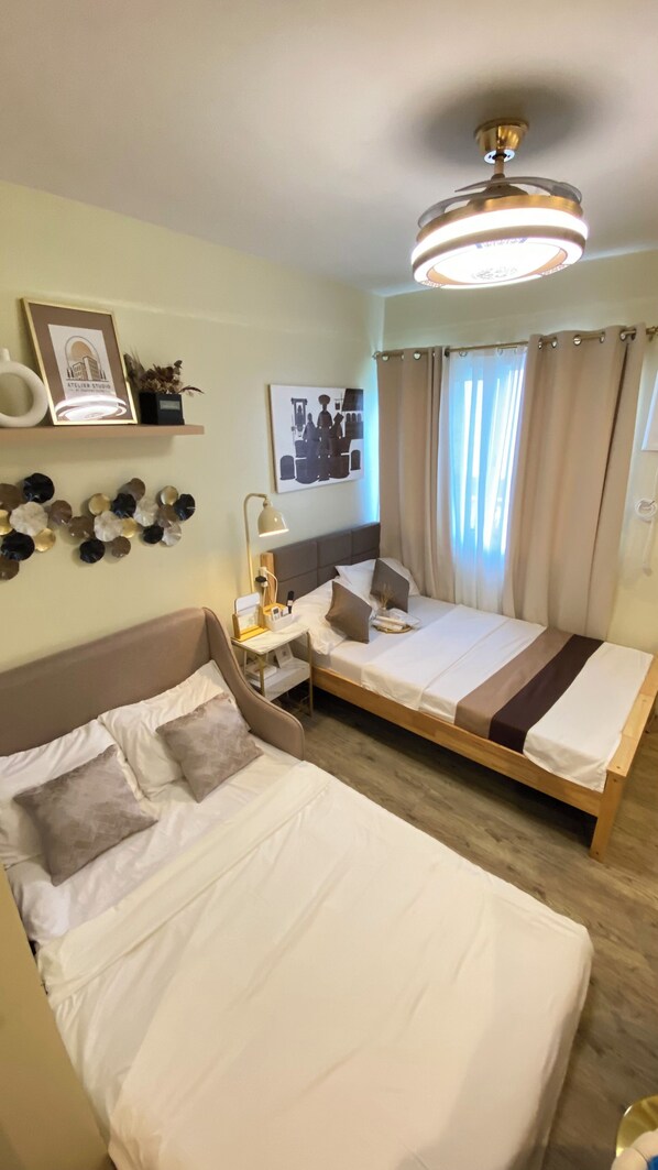 1 slaapkamer, een strijkplank/strijkijzer, wifi, beddengoed