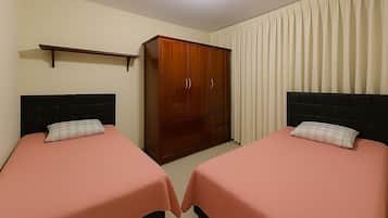 2 Schlafzimmer, Bügeleisen/Bügelbrett, Internetzugang, Bettwäsche