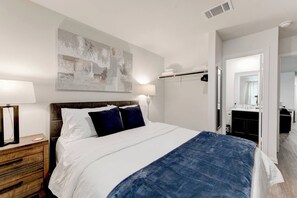 3 Schlafzimmer, Bügeleisen/Bügelbrett