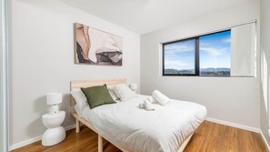 2 quartos, escrivaninha, Wi-Fi de cortesia, roupa de cama