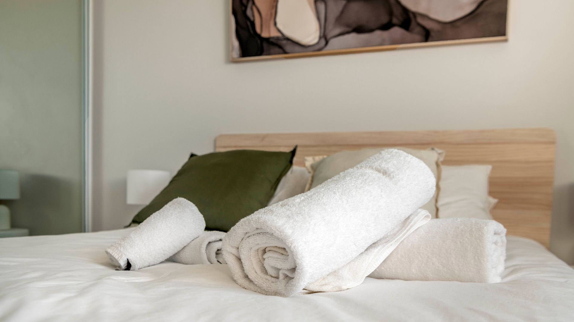 2 quartos, escrivaninha, Wi-Fi de cortesia, roupa de cama