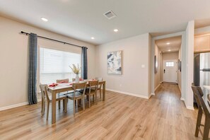 Dining - Temple 3BR Home 4 Beds, Great (Temple)