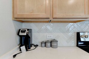 Interior - Temple 3BR Home 4 Beds, Great (Temple)