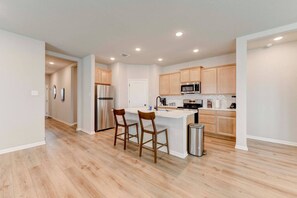 Private kitchen - Temple 3BR Home 4 Beds, Great (Temple)