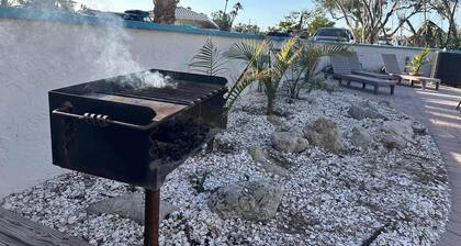 Beachside Condo, Anna Maria FL, King Bed 1st Floor