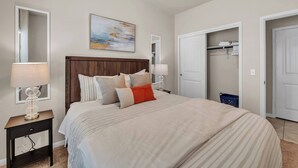 4 bedrooms, desk, iron/ironing board, WiFi (free)