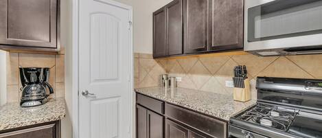 Fridge, cookware/dishes/utensils