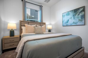 4 habitaciones, escritorio, tabla de planchar con plancha y wifi gratis 