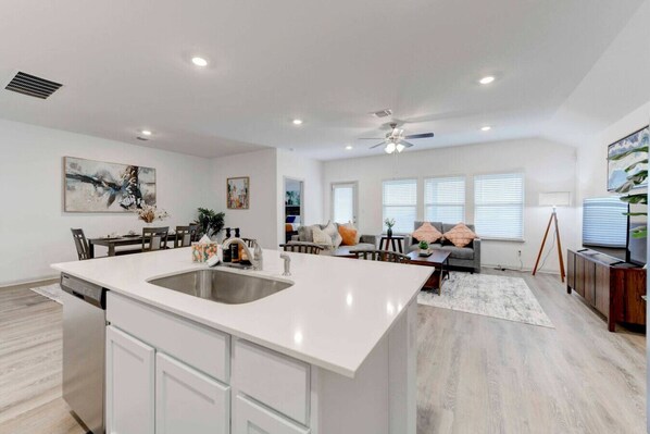 Interior - 4BR Corporate Stay in Hutto (Hutto)