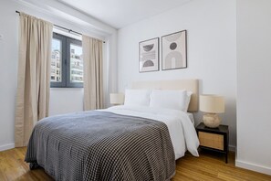 1 bedroom, iron/ironing board, WiFi, bed sheets - Blueground | Alvalade, balcony, nr Campo Pequeno (Lisbon)