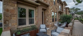 Modern North Austin 4 Bedroom Stay