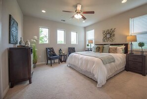 4 bedrooms, iron/ironing board