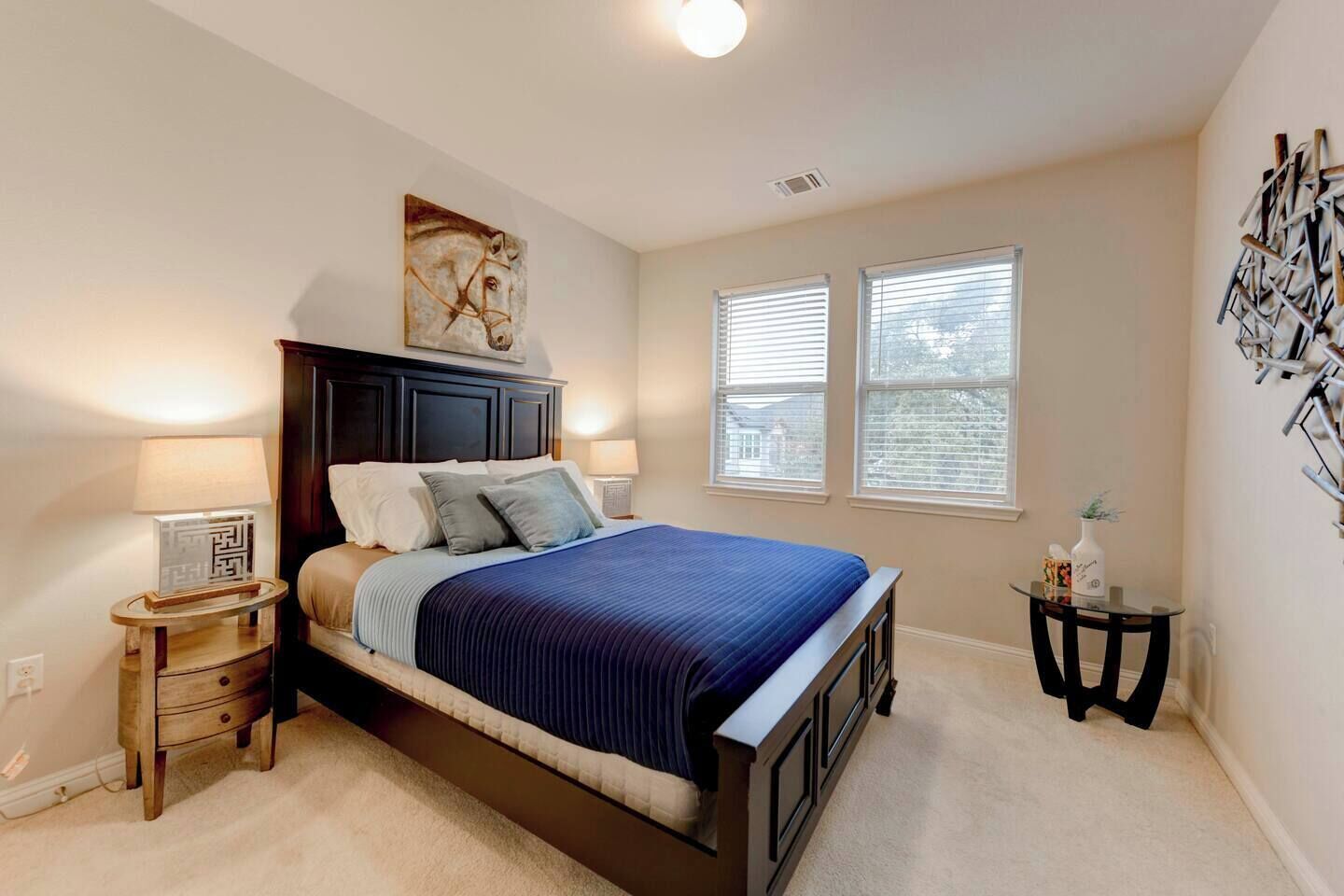4 habitaciones, escritorio, tabla de planchar con plancha y wifi gratis 