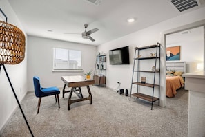 4 bedrooms, desk, iron/ironing board - Project Crew Stay | Spacious 4BR in San Marcos (San Marcos)