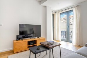 Fernseher, Stereoanlage