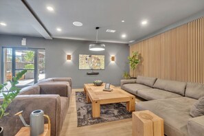 TV connectée, table de tennis de table