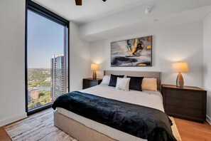 1 chambre, fer et planche à repasser