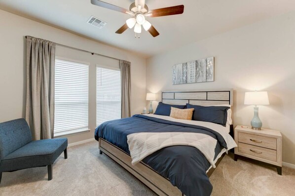 4 bedrooms, desk, iron/ironing board, bed sheets
