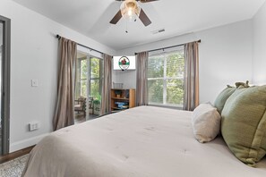 2 makuuhuonetta, silitysrauta/-lauta, ilmainen Wi-Fi, vuodevaatteet