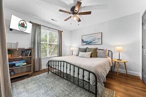 2 chambres, fer et planche à repasser, Wi-Fi gratuit, draps fournis