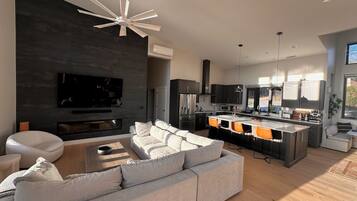 TV connectée, cheminée