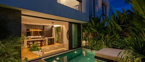 Villa Deluxe, 2 camere da letto, patio, vista piscina | Biancheria in cotone egiziano, biancheria da letto di alta qualità