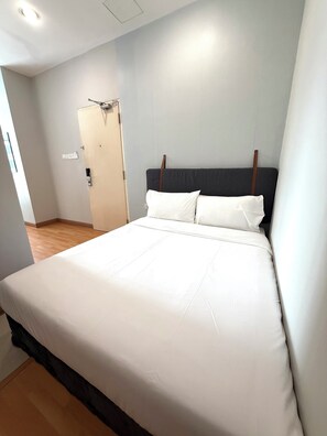 Desk, free WiFi - The Concept Hotel PJCC Near SunwayLagoon (Petaling Jaya)