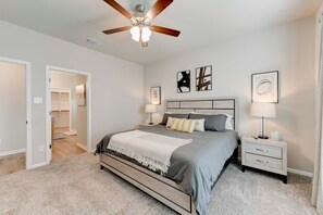 3 bedrooms, iron/ironing board