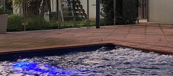 Couples Riverside Retreat ( sleeps 2)