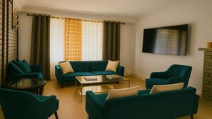 TV connectée, cheminée, baby-foot, table de tennis de table